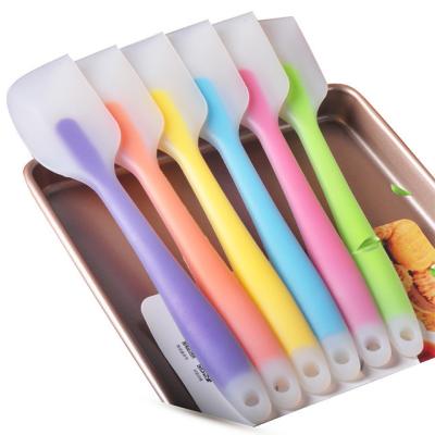 China Durable Transparent Kitchen Spatula Cake Spatula Cake Cream Spatula Accessries Silicone Baking Tools for sale