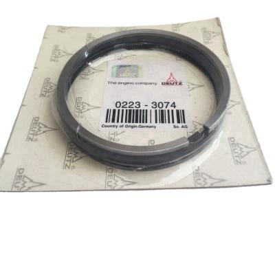 China DEUTZ FL912 Engine OEM Factory Deutz FL912 Engine Piston Ring Set 02233074 100 mm for sale