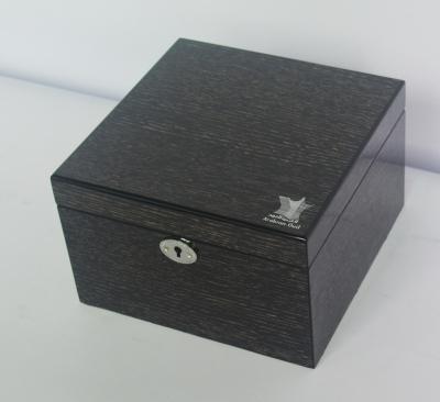 China 2019 China factory handmade luxury wooden perfume storage box for sale