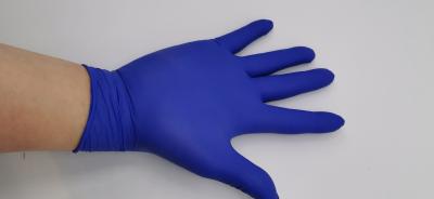 Chine Taille libre des gants S-XL d'examen de nitriles de poudre jetable pour l'utilisation médicale à vendre