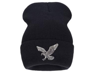 China Youth Winter Knit Caps Drak Black Iron Logo , Knitted Ski Hats for Men for sale