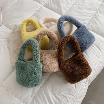 China Warm Elegant Soft Casual Women Plush Fashion Faux Fur Handbags Fuzzy Winter Purse for sale