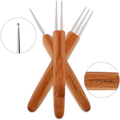 China For crochet ergonomic aluminum hair knitting needles lace hair synthetic dreadlocs crochet hooks set with bamboo handle for crochet dreadlocs for sale