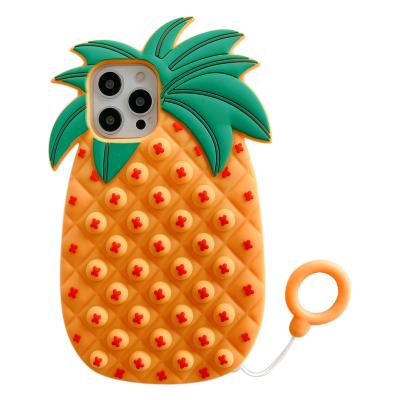 China Anti-fall press relief Gobang silicone phone case silicone phone case with pineapple shape, silicone pineapple shape ph for sale