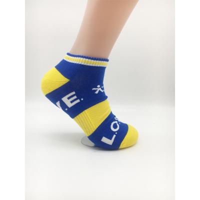 China Fashion Breathable Cotton Custom Women Sport Socks Athletic Gym Crew Sports Socks For Women for sale