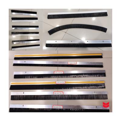 China 100%PP Dustproof Insectproof Window Door Accessories Seal Brush Strip Weather Stripping for sale