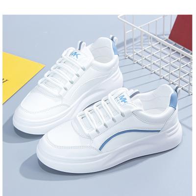 China Walking Shoes 2021 High Quality Women's Soft Comfortable Simple Casual Hot Sale Sports Shoes Women's White Shoes zu verkaufen