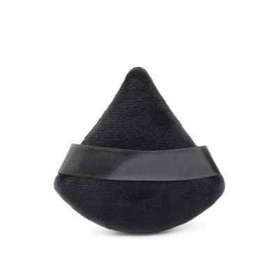 China Skin-friendly Black Triangle Powder Puff Honey Puff Honey Puff Makeup Setting Tool for sale