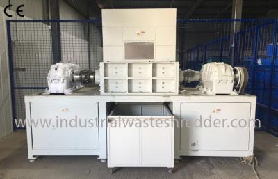 China Horizontal Small Water Bottle Shredder , Plastic Bottle Crusher Machine for sale