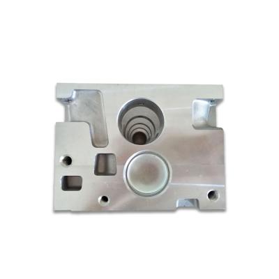 China engine cylinder head for Renault K7J - B type 7701475893 size 7701470603 standard for sale