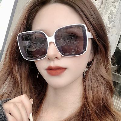 China Fashion Sunglasses 2021 Wholesale Custom Glasses Oversized Trendy Eyewear Shade Sun Glasses Men Women Vintage Celebrity Sunglasses Retro for sale