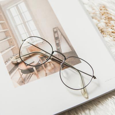 China Fashion Retro Literary Ladies Eyewear Mens Optical Frame Super Light Cute Thin Round Frame Myopia Glasses Design Eye Glasses for sale