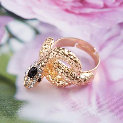 China CLASSIC Exquisite High Sense Metal Niche Vintage Jewelry Fashion Metallic Rings for sale