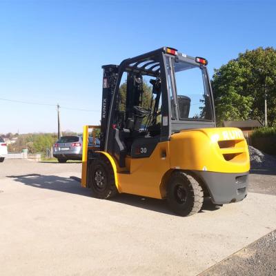 China Hydraulic Systems 3 Ton Diesel Forklift Runtx Brand With Engine For Option for sale