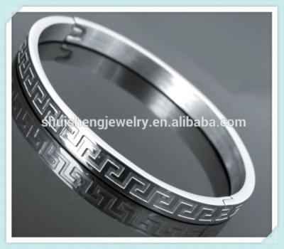 China Silver Stainless Steel Mens Stainless Steel Bracelet With Pattern Etching for sale