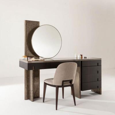 China Custom italian style dressing table villa bedroom makeup desk with luxury makeup mirror light for sale