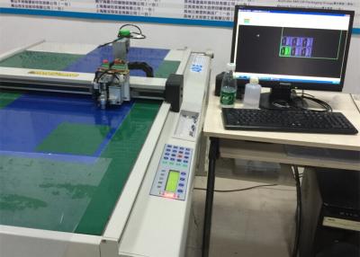 China Máquina plana del trazador del CNC del corte del beso del cortador de los vinilos autos-adhesivo en venta