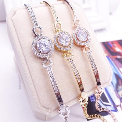 China 2021 New Hiphop Personality Rhinestone Rose Gold Married Bracelet Women Fashion Gold Jewelry Noble Charm Bracelets for sale