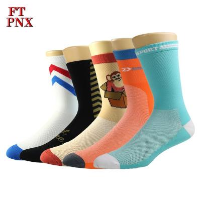 China Coolmax Antibacterial Mens Cycling Socks Sport Compression Socks for sale