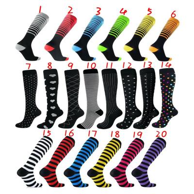 China Fashion long 20-30 mmHg QUICK DRY bamboo high medical custom logo OEM service running with logo pattern compression men socks for sale