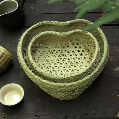 China A factory direct three-piece hand-woven heart-shaped fruit basket sustainable small fruit basket bamboo basket for sale