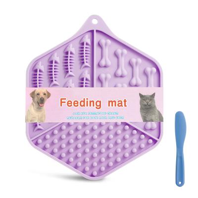 China Amz Hot Selling Stocked Pet Slow Food Mat. Slow Dog Driver Dog Licking Pad With Suction Food Grade Silicone Peanut Butter Licking Pad for sale