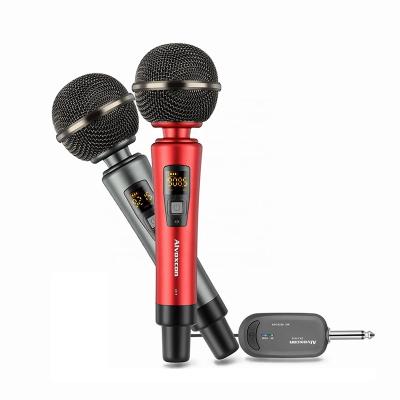 China Panvotech Handheld Wireless Universal Wireless Microphone 2 Channel Portable Communication Microphone Wireless Camera MIC 1.5 Hours for sale