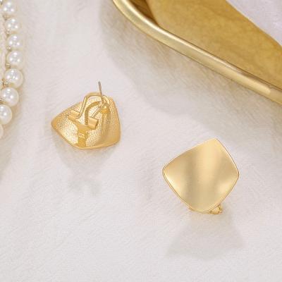 China 2021 Trendy Korean Style Hoop Earrings Trendy Circle Gold Plated Earrings Women Jewelry Ear Decoration for sale