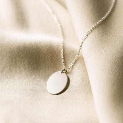 China 2021 Fashionable Custom Made Oval Engravable Shape Pendant Necklace Men's Environmental Friendly Personalized Women Necklace Wholesale for sale