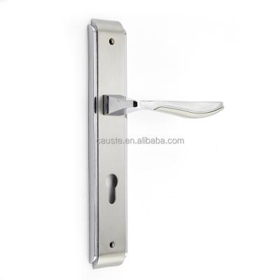 China Hot-selling modern interior polished chrome color zinc alloy sliver part door handle for sale