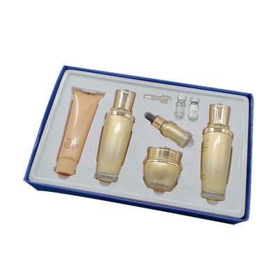 China China Disposable 8 Pieces Blister Pack Luxury Cosmetics Bottles Set Plastic Blister Tray Packaging for sale