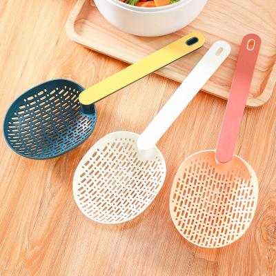 China New Home Kitchen Viable Long Handle High Temperature Resistant Noodle Cooking Spoon Dumpling Rice Noodle Pot Ball Hot Drain Spoon for sale