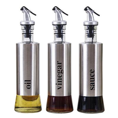 China Viable New Fashion Simple Kitchen Oil Condiment Serving Bottle Vinegar Sauce Container Dispensering Stainless Steel Bottle Seaoning Bottle for sale