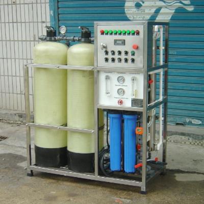 China Hotels 10m3/day Desalination Machines Portable Desalination Salt Water To Drinking Water Energy REC Heat 12v for sale