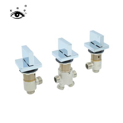 China Exterior Hood Modern Zinc Alloy Body Handwheel Brass Bathtub Valves 3 Handle Bathtub Faucet Whirlpool Bathtub Acces for sale