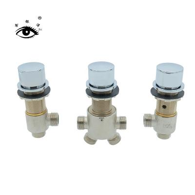 China Outlet Modern Handwheel Factory Outdoor Hood Brass Brass Bathtub Valves 3 Handle Bathtub Faucet Whirlpool Bathtub Accessories for sale