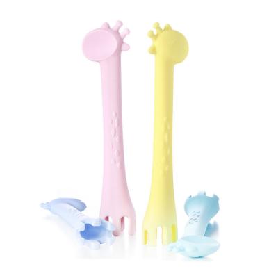 China 2020 Hot Sale New Product Children Kids BPA Free Amazon Supplies 100% Food Grade Silicone Soft Babies Chewing Giraffe Training Spoon M0298 for sale