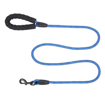 China Durable Comfortable Padded Nylon Strong Handle Dog Leash With Highly Reflective Leads for sale