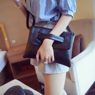 China Wrist bag 2021 summer trend ladies wholesale casual simple fashion women bag cross-body bag for sale