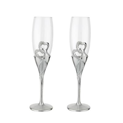 China Hot Sale Champagne Glasses With Brush Silver Double Heart Clear Crystals 2pcs Wine Glass Goblet Eco-friendly Wedding Party Gift for sale