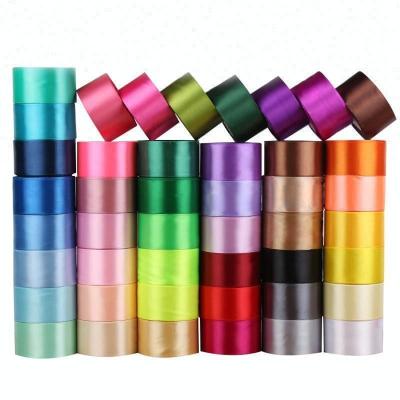 China Hoge sterkte aangepaste dubbele zijde 100% polyester RPET plain silk satin lint rol Te koop