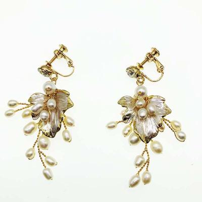 China Hyperbole Accessories Elegant Bridal Personality Natural Pearl Fashionable Freshwater Earring For Wedding for sale