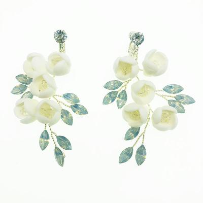 China ESS5008 Wholesale Hyperbole Fashion Women Wedding White Bridal Hair Accessories Earrings Clip On Earring for sale