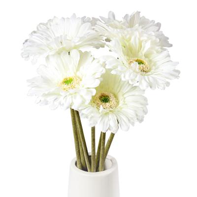 China 2 or 3 Days 17 Inches Flocking Home Decoration Daisy Bouquet Artificial Wedding Garden Hotel Office Fake Silk Bridal White Bridal Flowers for sale