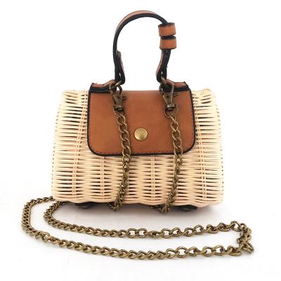 China New Leather Fin Leather Vintage Simple Handmade Bag Summer Wild Woven Hand Bag With Woven Portable Chain for sale