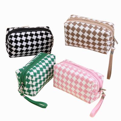 China OEM/ODM fashion factory wholesale price travel makeup bag custom logo for cosmetic in cosmetic bag professional cosmetic bags for sale