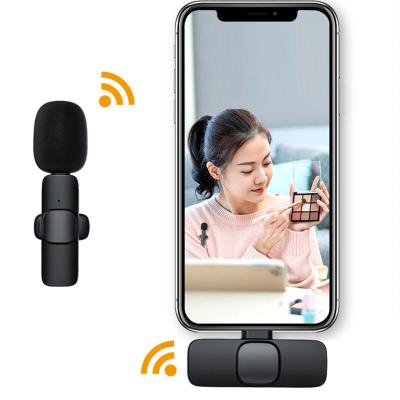 China Lavalier Microphone 2.4g Microphone System Portable Wireless Mic Microphone For Singing Studio Video Recording Mic For Iphone youtube tiktok live for sale