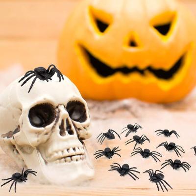 China Halloween Mischievous Prank Toys Halloween Home Party Decoration Realistic Plastic Spider April Fool Props Party Decorations 4.5CM PVC Funny Spiders for sale