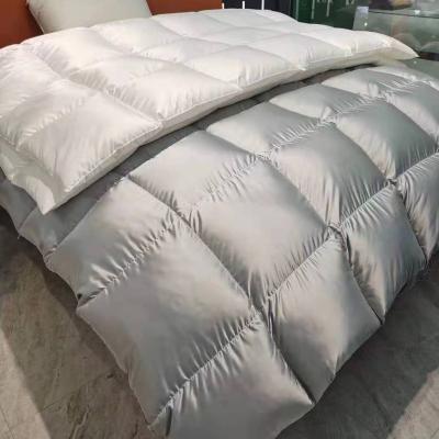 China Home SROU cooperates with Canadian Goose Down World Brand to complete Goose Down Comforter for sale