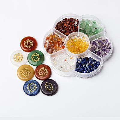 China Wholesale Natural Engraved Crystals Kit Seven Chakra Globe Gemstone Healing Set With Box For Meditation en venta